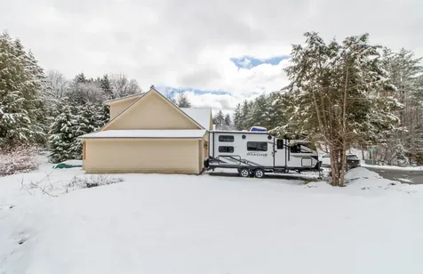 322 Farmer Drive St. Johnsbury VT 05819