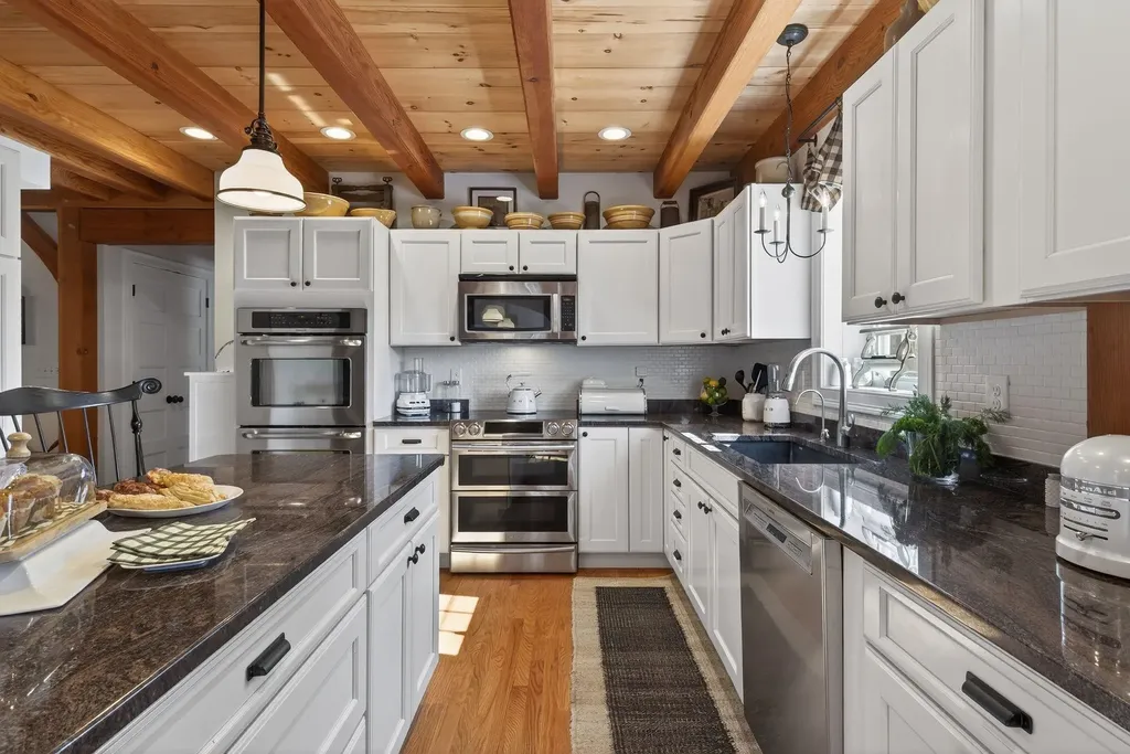 71 Odell Road Sandown NH 03873