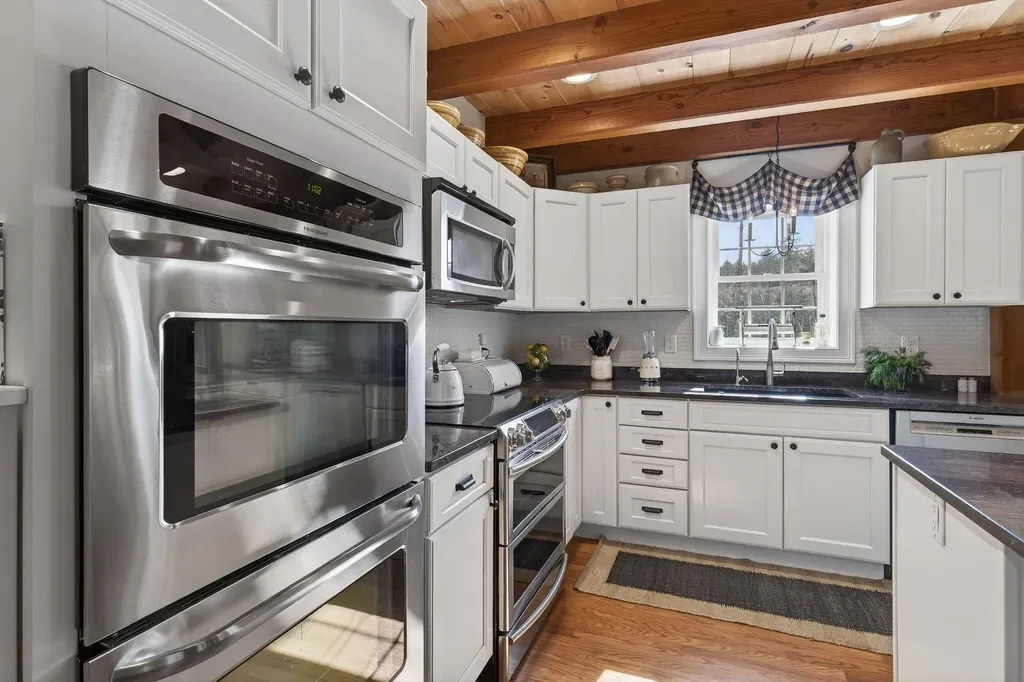 71 Odell Road Sandown NH 03873