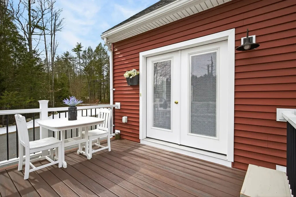 71 Odell Road Sandown NH 03873