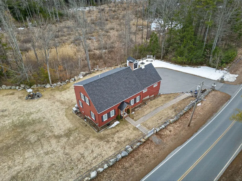 71 Odell Road Sandown NH 03873