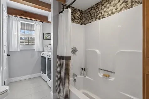 71 Odell Road Sandown NH 03873