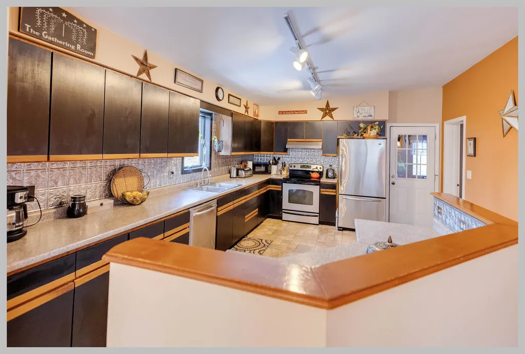 50 Pinnacle Road Campton NH 03223