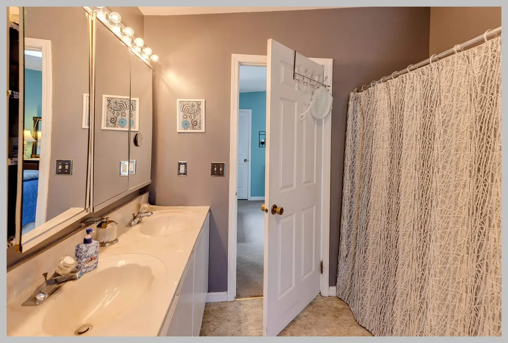 50 Pinnacle Road Campton NH 03223