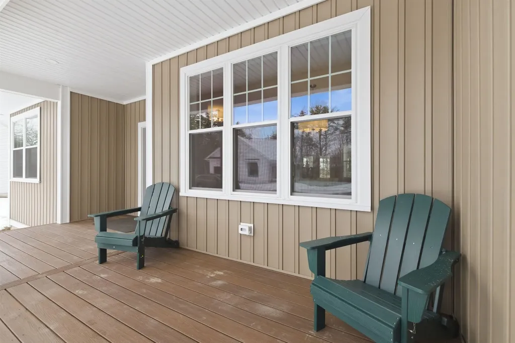 69 Lady Walsingham Way Laconia NH 03246