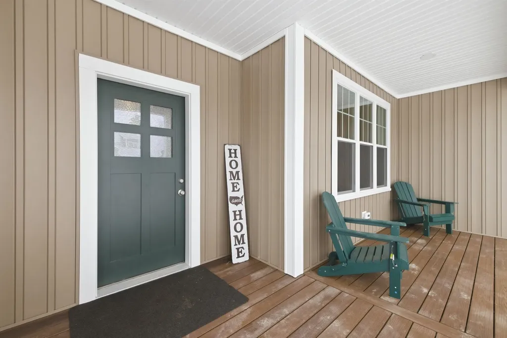 69 Lady Walsingham Way Laconia NH 03246