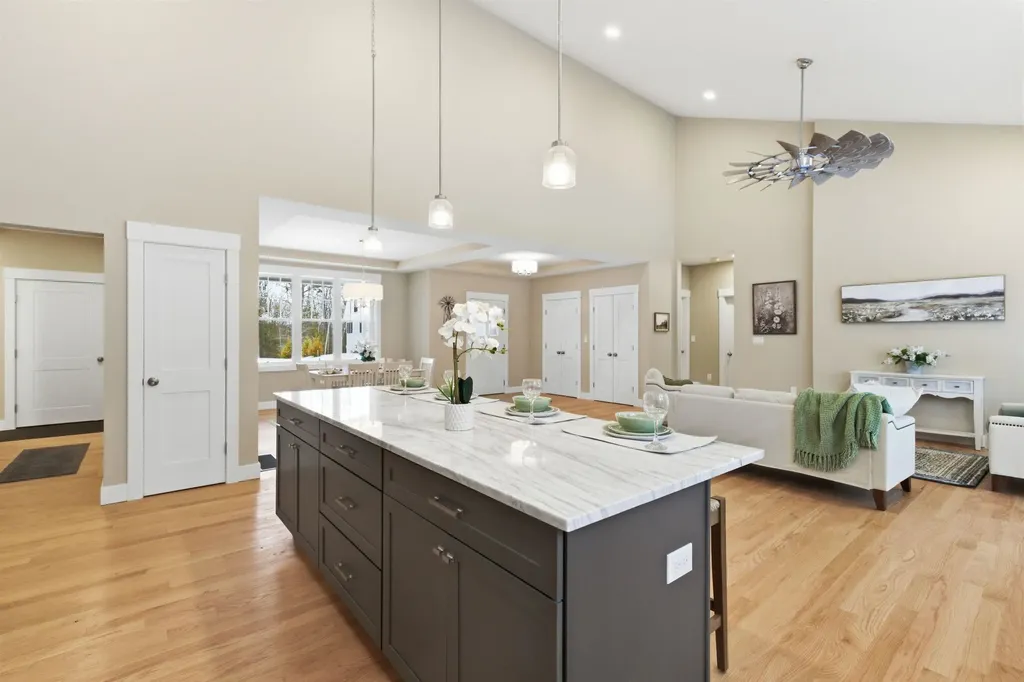 69 Lady Walsingham Way Laconia NH 03246