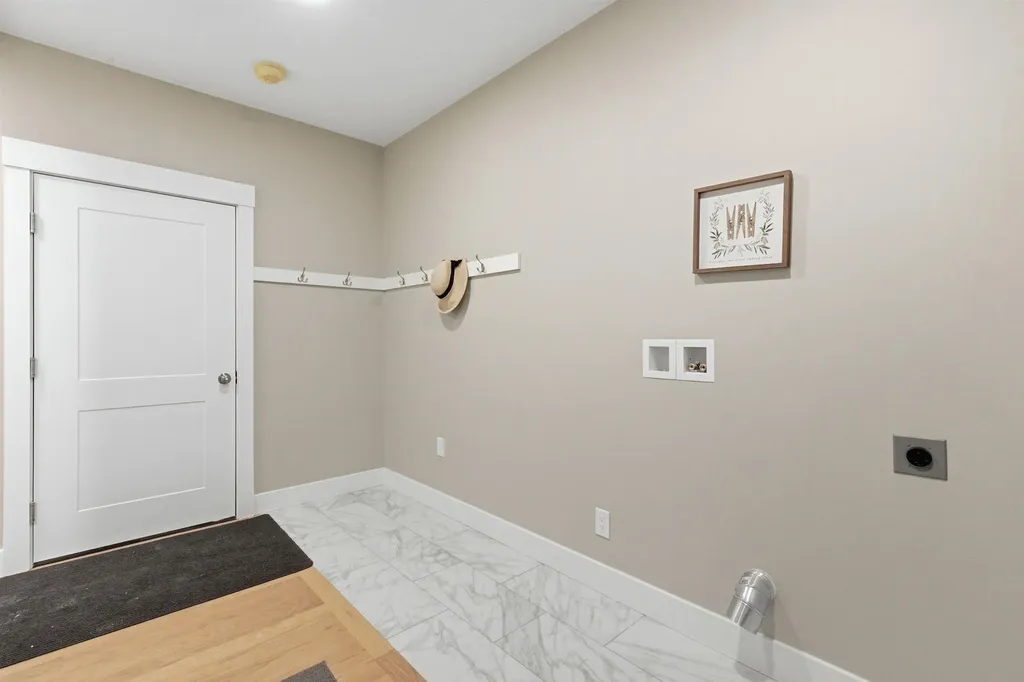 69 Lady Walsingham Way Laconia NH 03246