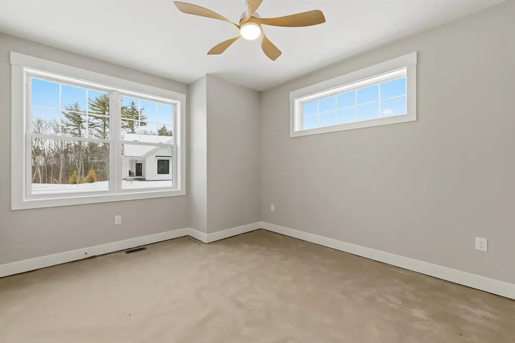 69 Lady Walsingham Way Laconia NH 03246