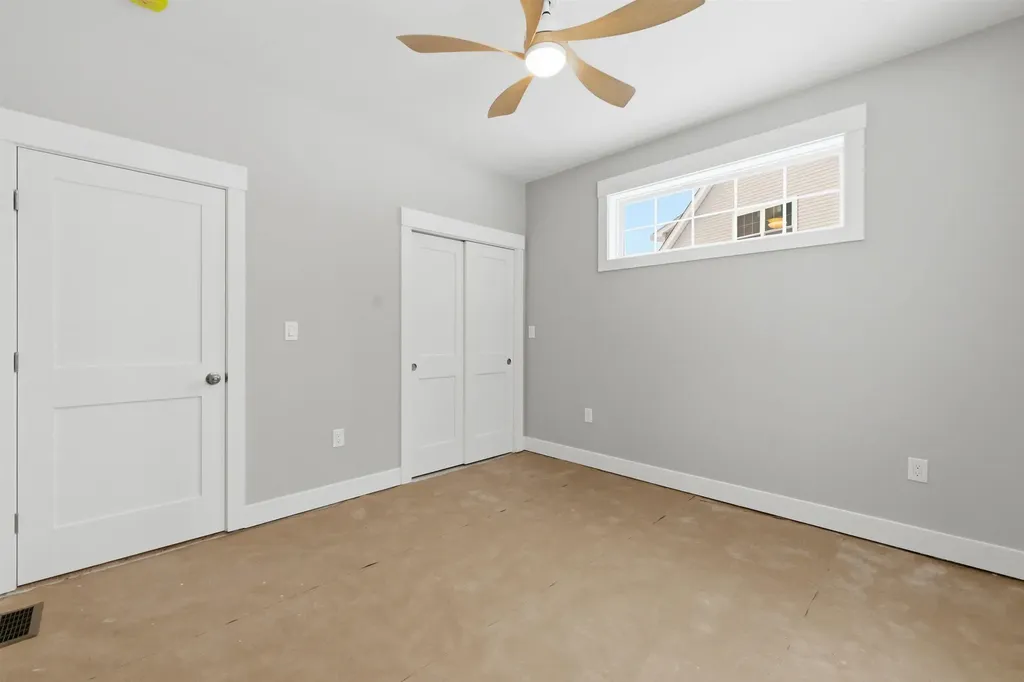 69 Lady Walsingham Way Laconia NH 03246