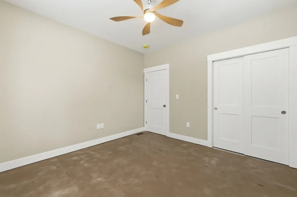 69 Lady Walsingham Way Laconia NH 03246