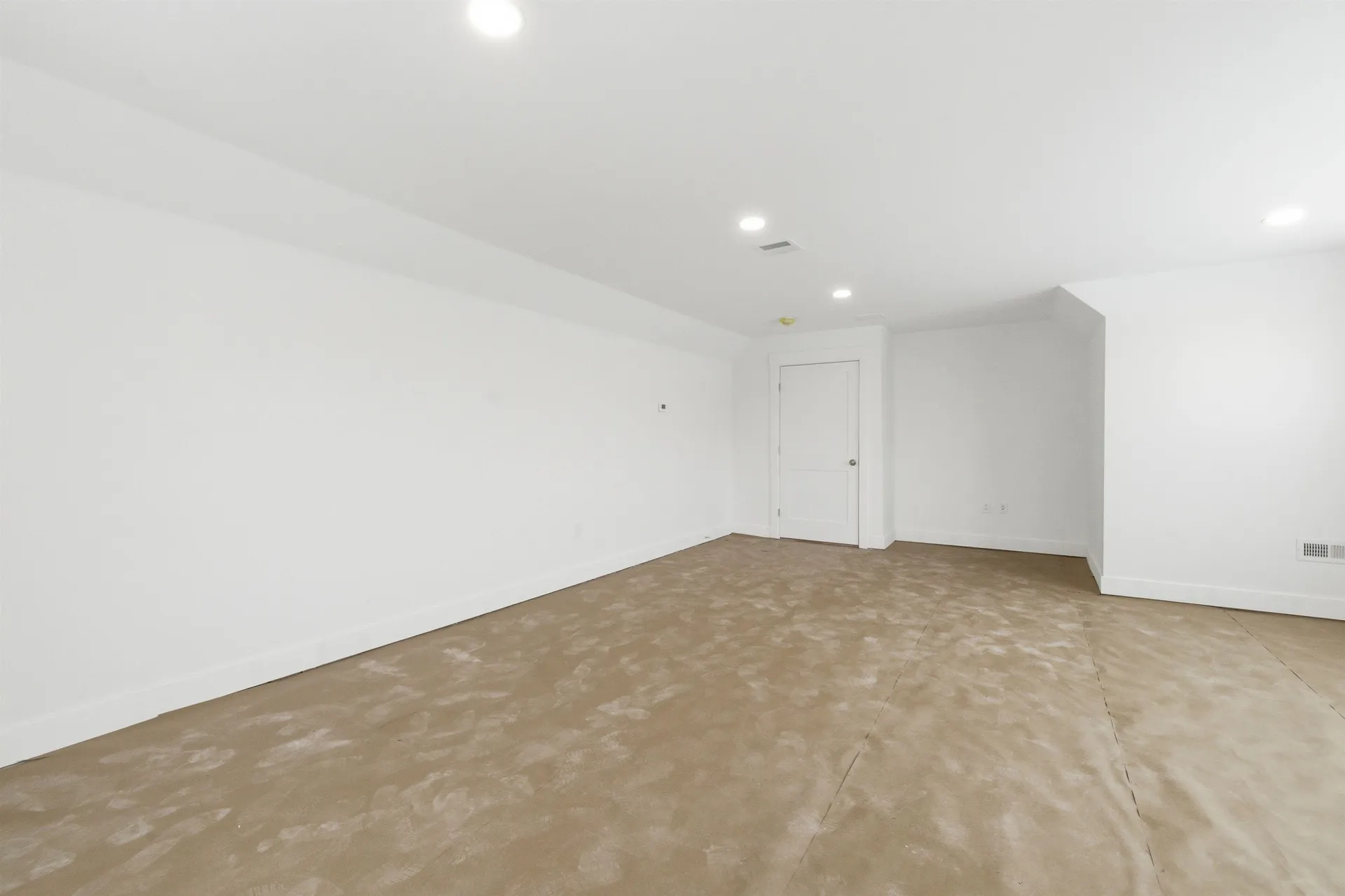 69 Lady Walsingham Way Laconia NH 03246