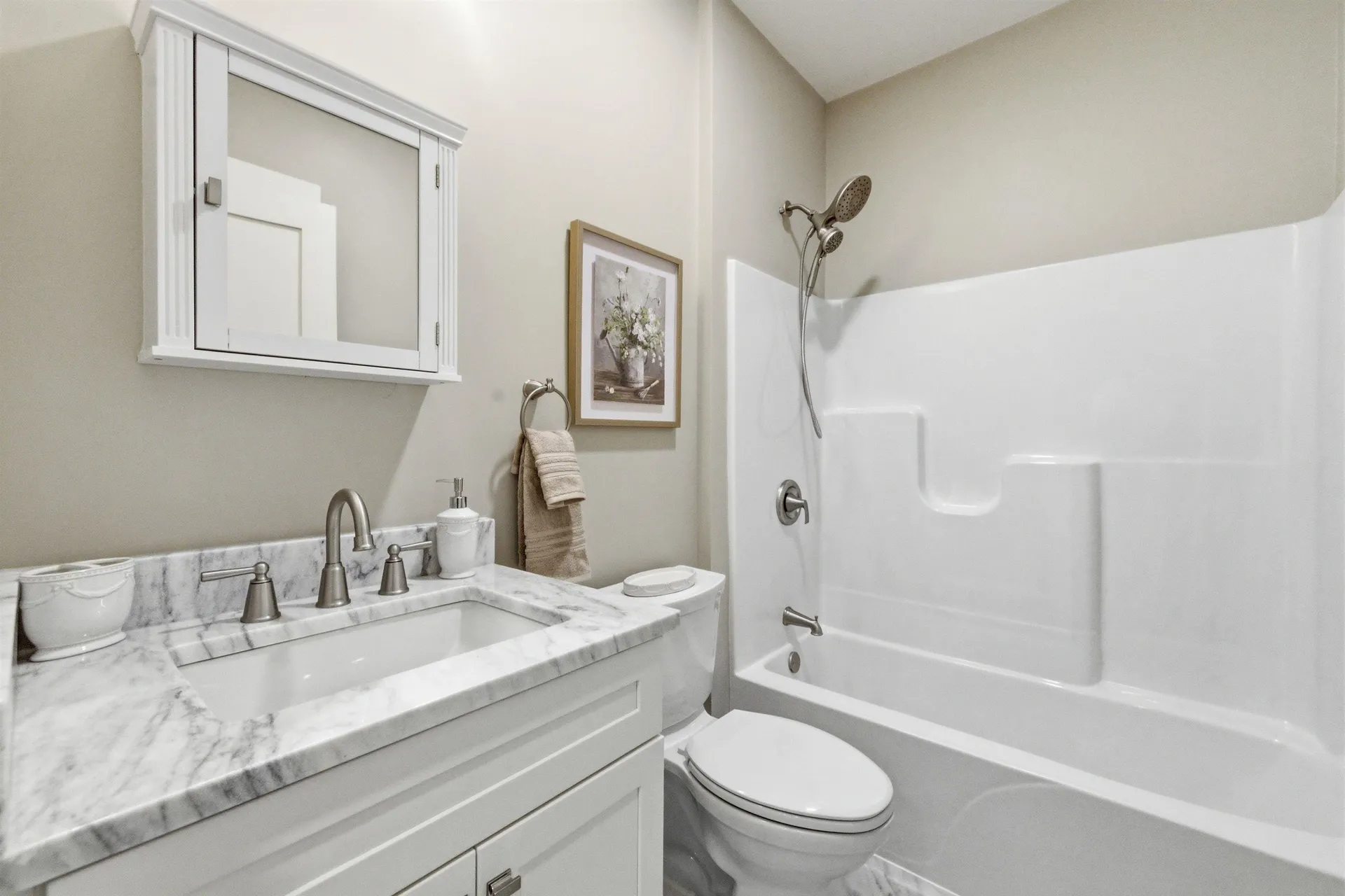 69 Lady Walsingham Way Laconia NH 03246