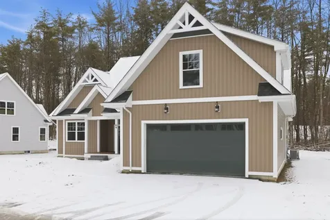 69 Lady Walsingham Way Laconia NH 03246