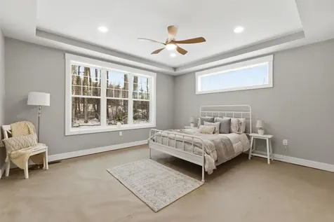 69 Lady Walsingham Way Laconia NH 03246
