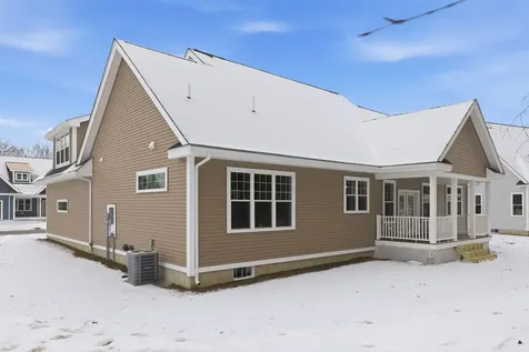 69 Lady Walsingham Way Laconia NH 03246