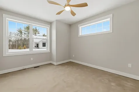 69 Lady Walsingham Way Laconia NH 03246