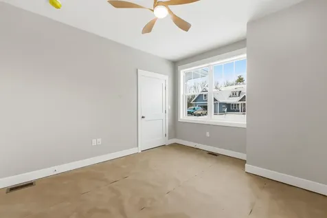 69 Lady Walsingham Way Laconia NH 03246