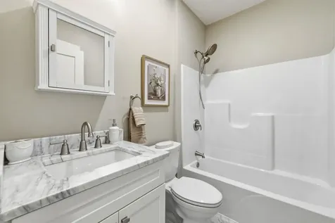 69 Lady Walsingham Way Laconia NH 03246