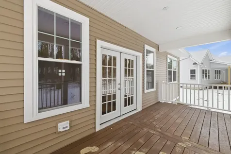 69 Lady Walsingham Way Laconia NH 03246