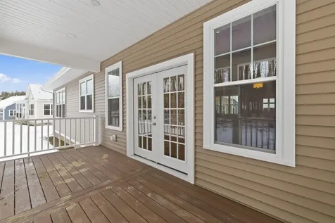 69 Lady Walsingham Way Laconia NH 03246