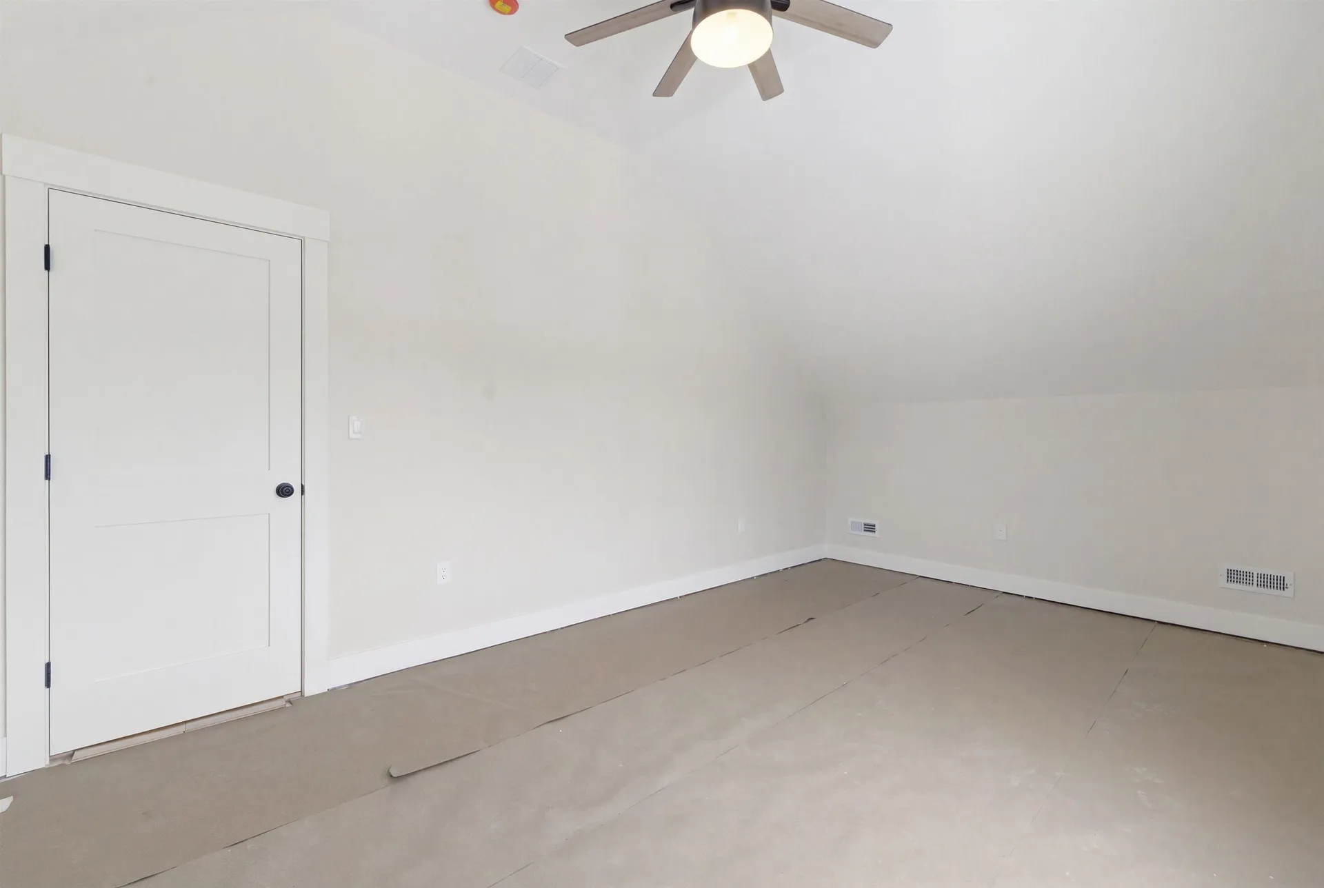 76 Lady Walsingham Way Laconia NH 03246