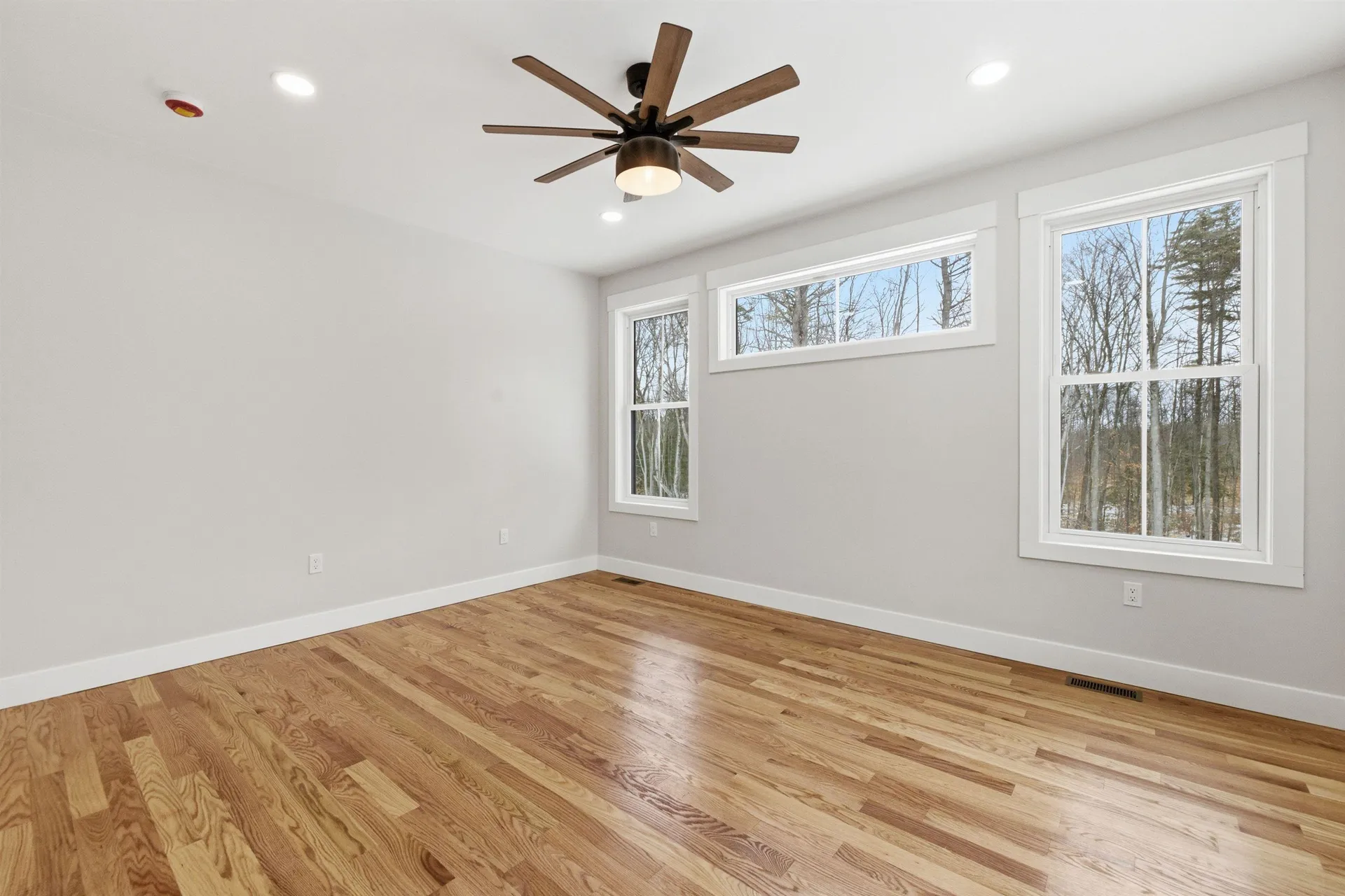 76 Lady Walsingham Way Laconia NH 03246
