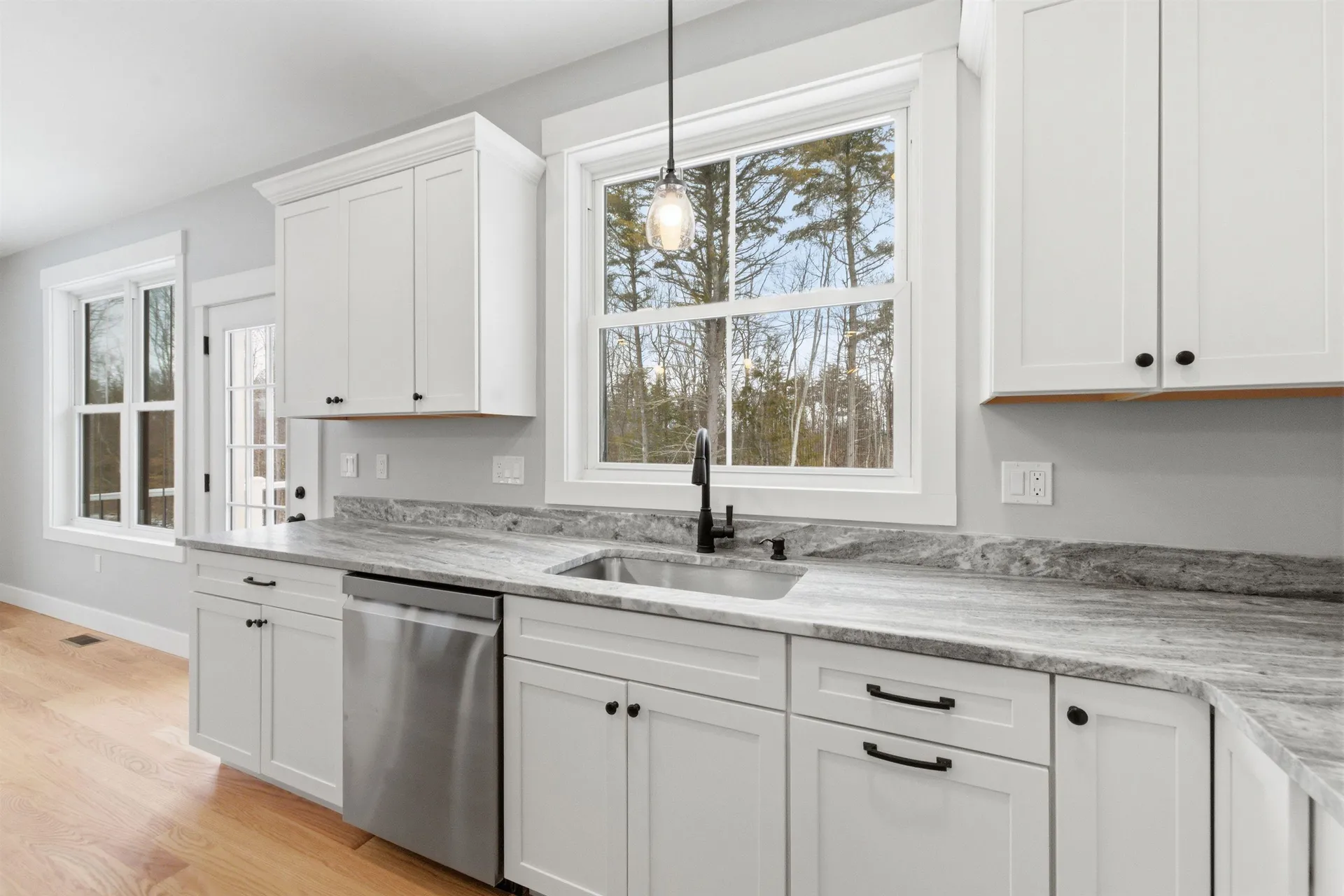 76 Lady Walsingham Way Laconia NH 03246