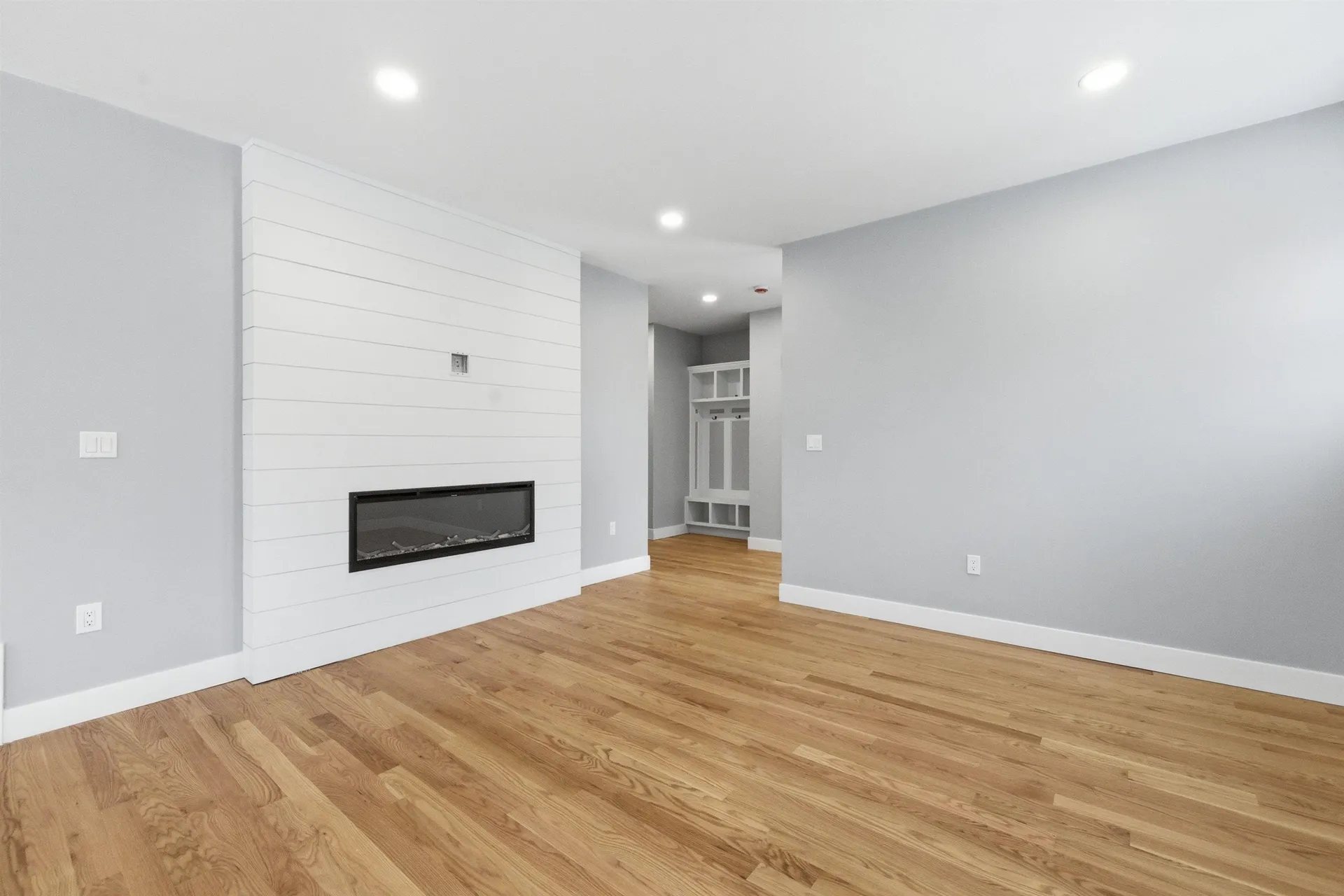 76 Lady Walsingham Way Laconia NH 03246