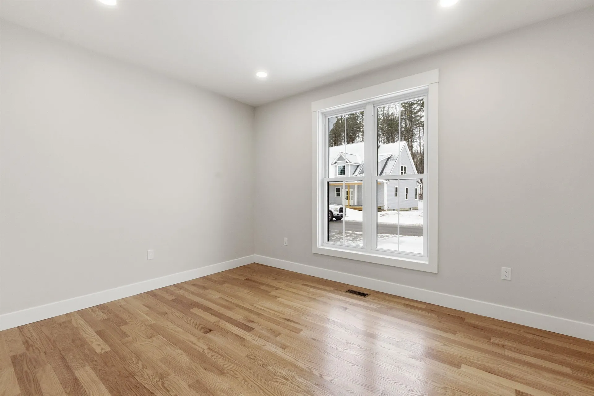 76 Lady Walsingham Way Laconia NH 03246