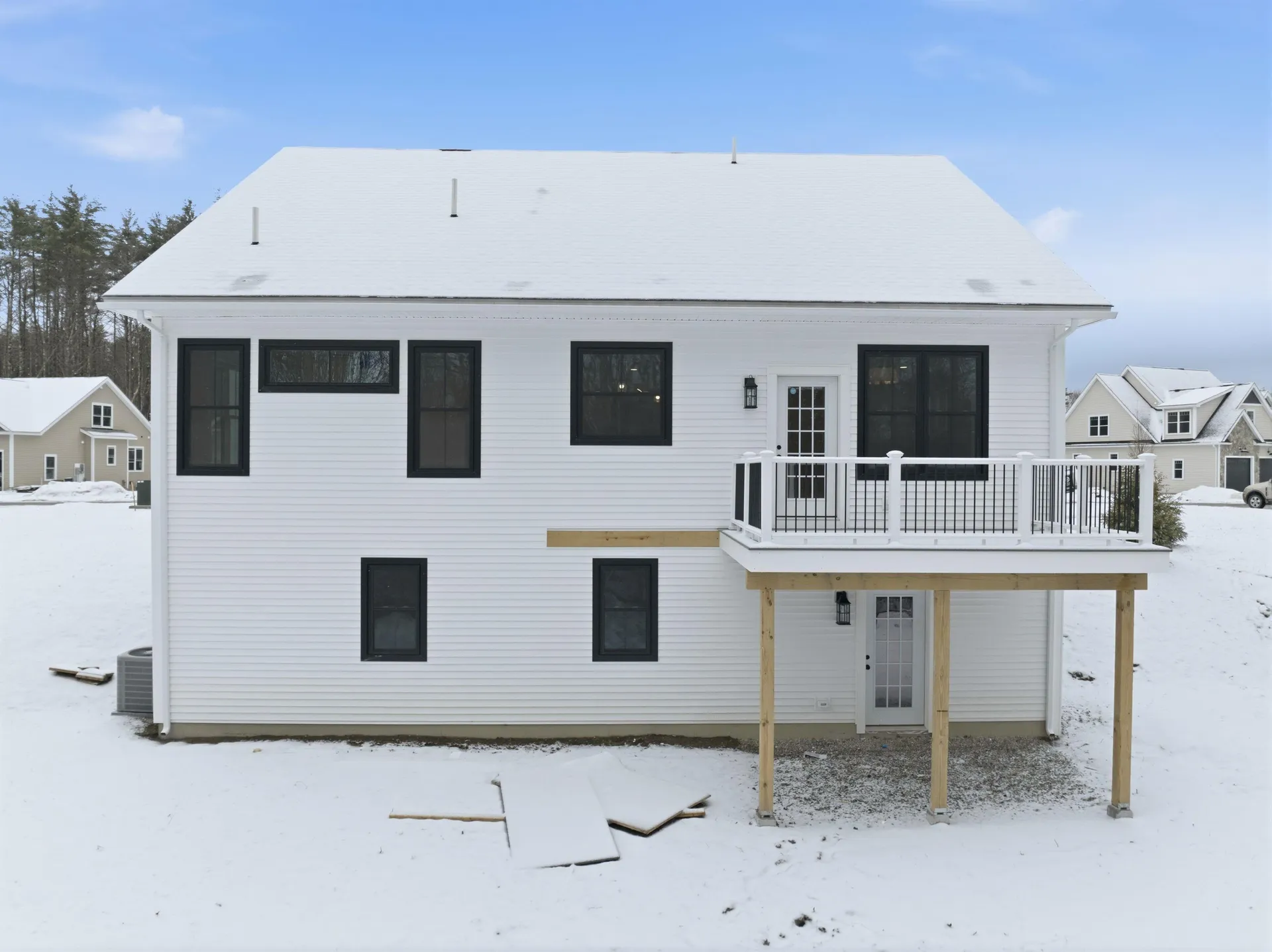 76 Lady Walsingham Way Laconia NH 03246