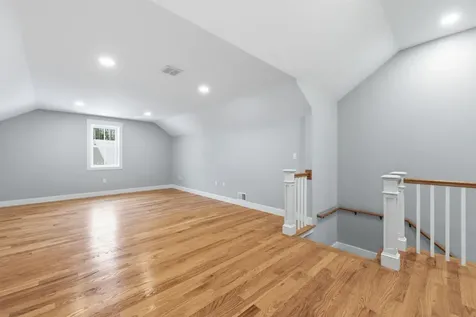 76 Lady Walsingham Way Laconia NH 03246