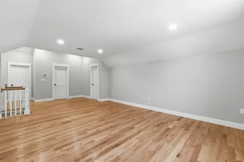 76 Lady Walsingham Way Laconia NH 03246
