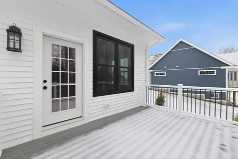 76 Lady Walsingham Way Laconia NH 03246