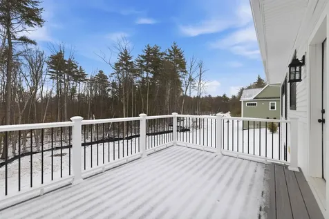 76 Lady Walsingham Way Laconia NH 03246