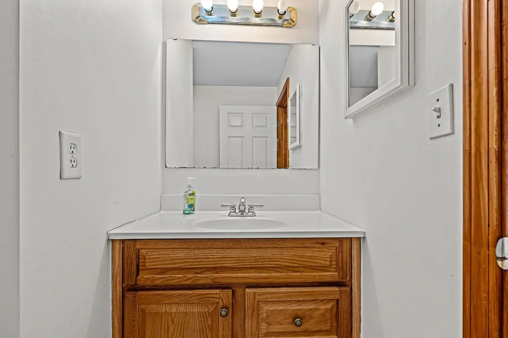 31 Bluestone Drive Nashua NH 03060