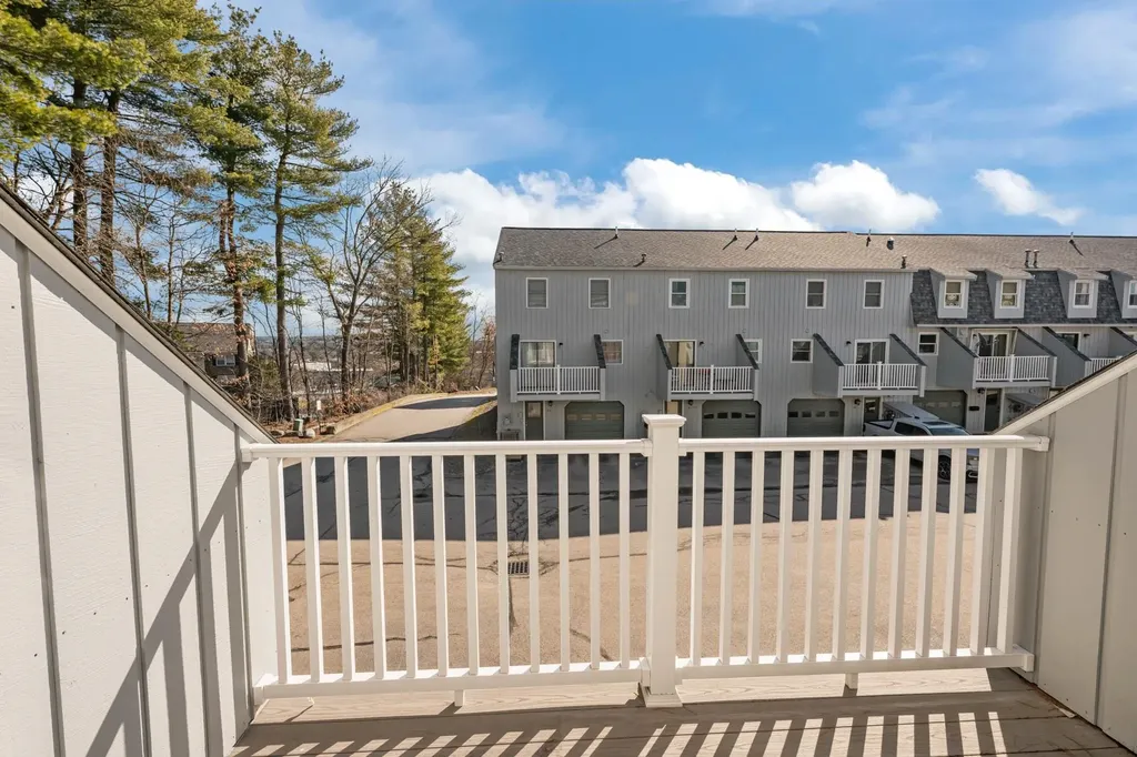 31 Bluestone Drive Nashua NH 03060