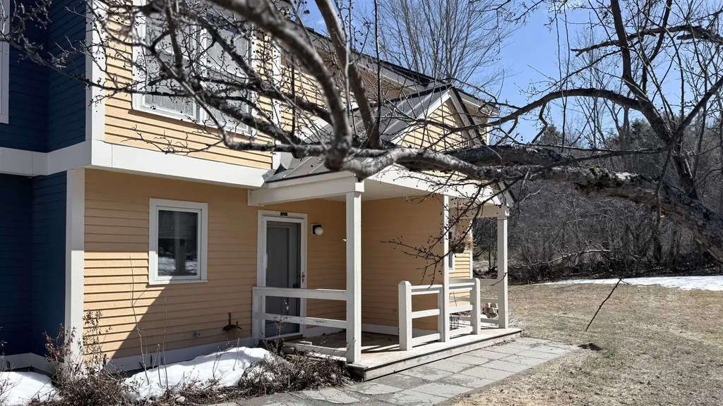 14 Turner Place Enfield NH 03748