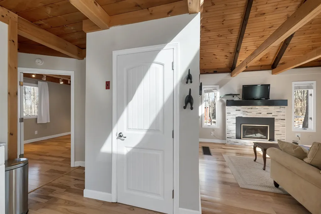 20 Alberg Road Tuftonboro NH 03816