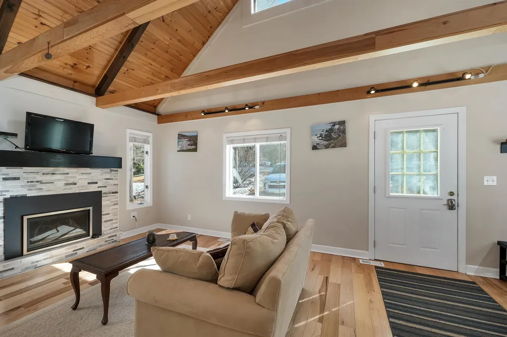 20 Alberg Road Tuftonboro NH 03816