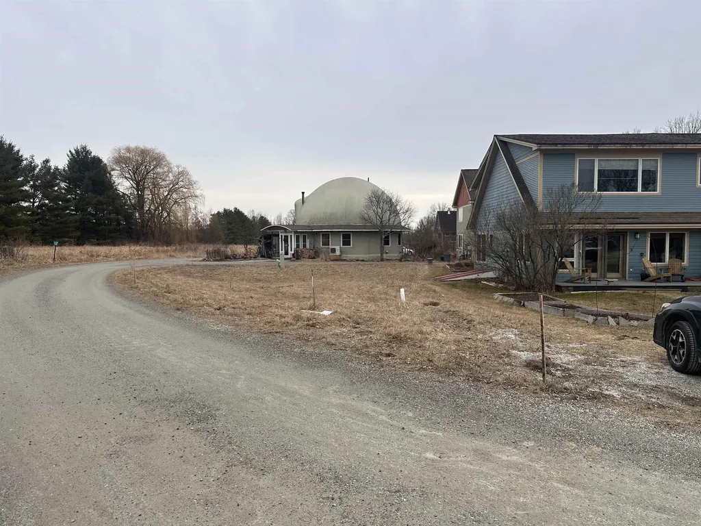 9 Common Way Charlotte VT 05445