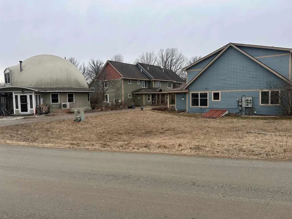 9 Common Way Charlotte VT 05445