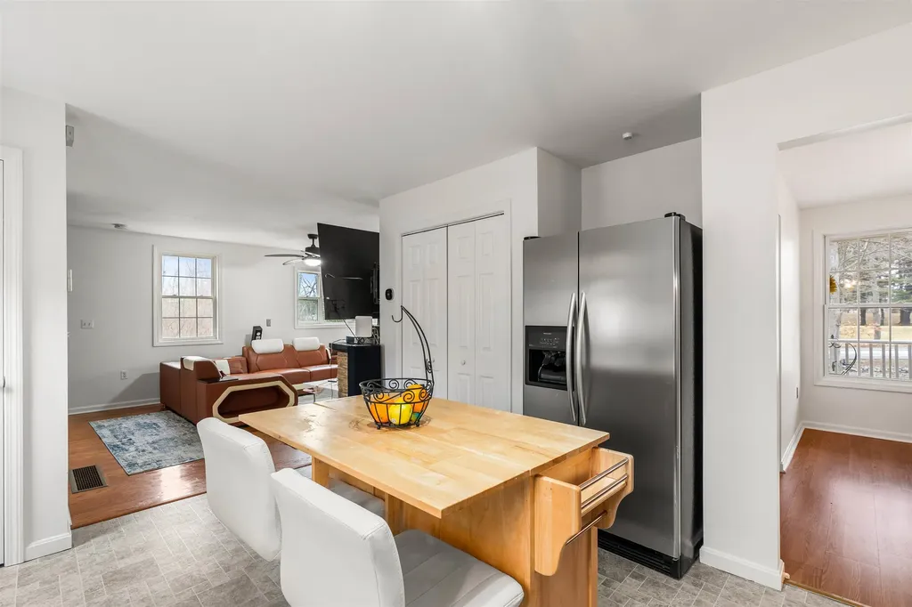 19 Whittemore Road Pembroke NH 03275-3130