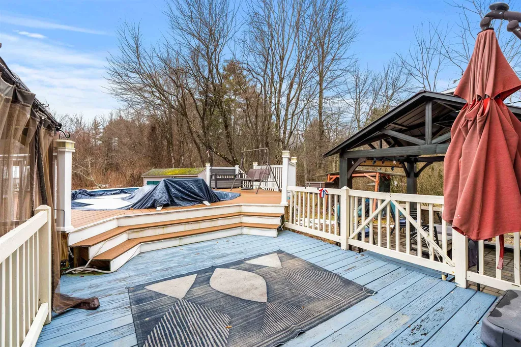 19 Whittemore Road Pembroke NH 03275-3130