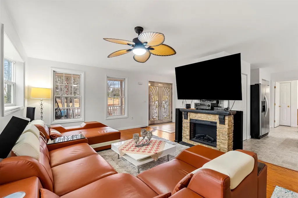 19 Whittemore Road Pembroke NH 03275-3130