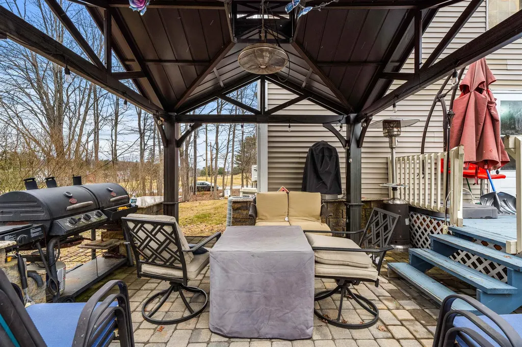 19 Whittemore Road Pembroke NH 03275-3130