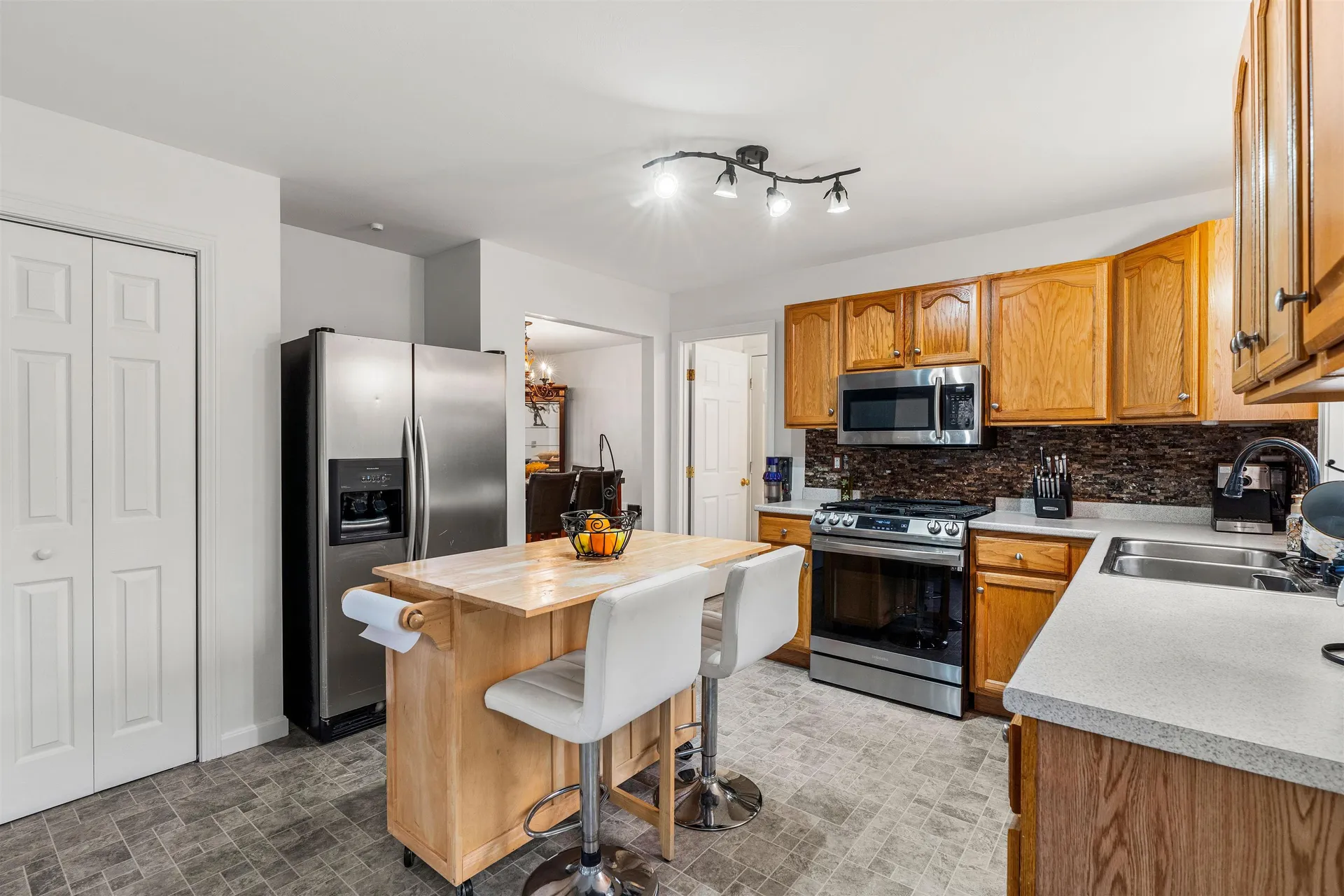 19 Whittemore Road Pembroke NH 03275-3130