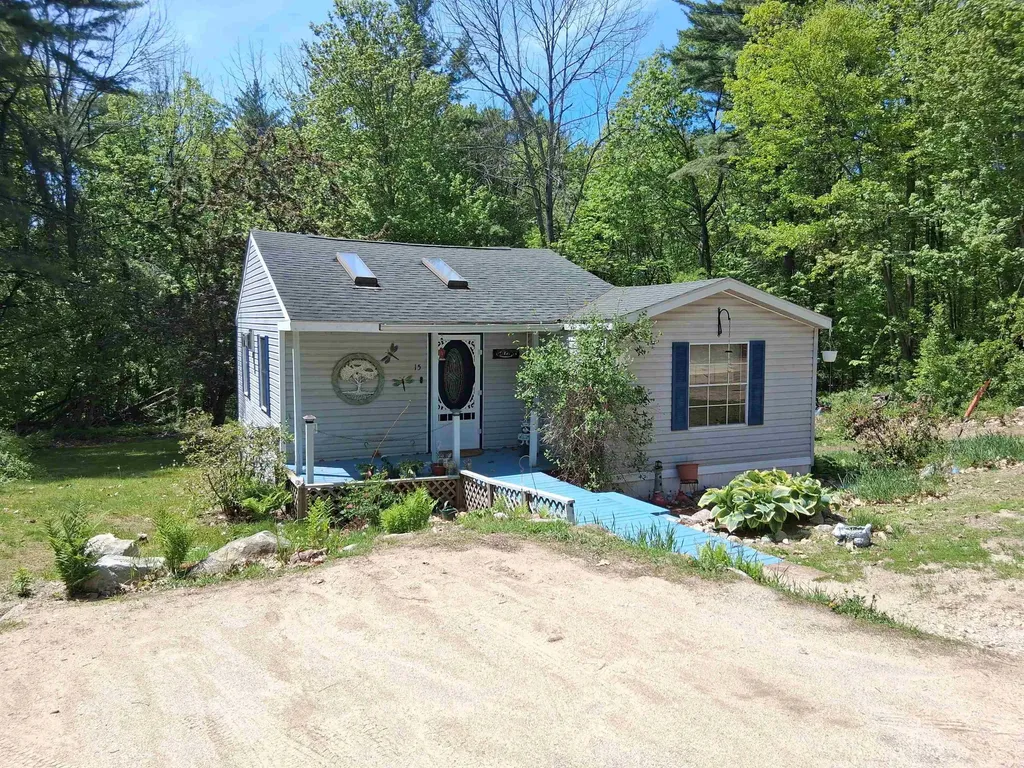 15 Manbow Road Alton NH 03809