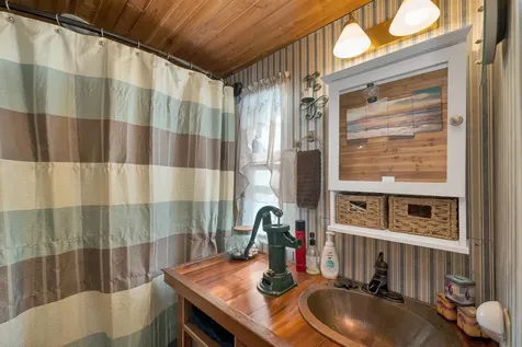15 Manbow Road Alton NH 03809
