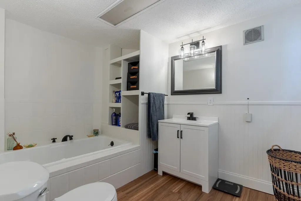 8 Park Avenue Saco ME 04072